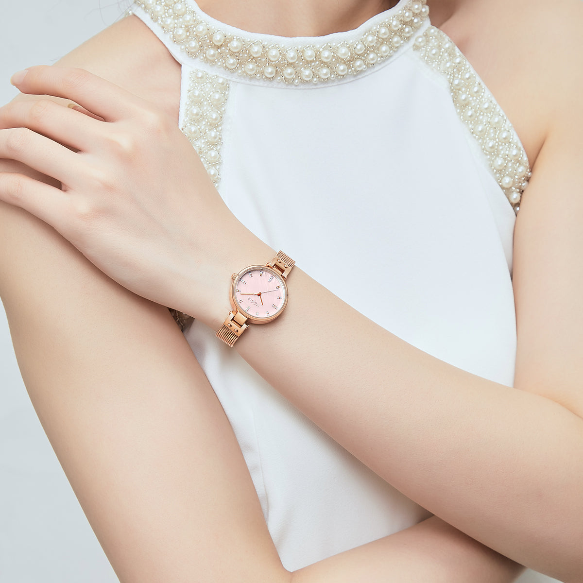 MEGIR Watches for Women Top Brand Fashion Ladies Wristwatch Waterproof Female Quartz Luxury Watch Montre Femme 7025-2